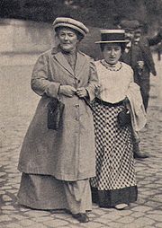zetkin_luxemburg1910
